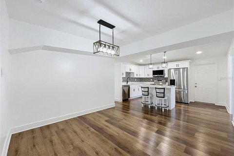 Casa en venta en Seminole, Florida, 4 dormitorios, 138.52 m2 № 2388805 - foto 13