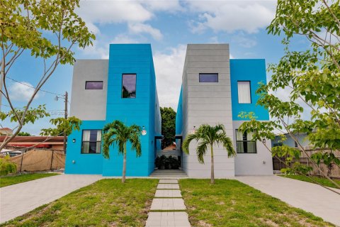 Propiedad comercial en venta en Miami, Florida, 412.11 m2 № 1777597 - foto 3