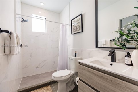 Propiedad comercial en venta en Miami, Florida, 412.11 m2 № 1777597 - foto 23