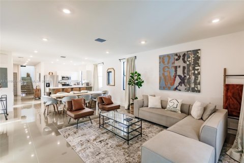 Propiedad comercial en venta en Miami, Florida, 412.11 m2 № 1777597 - foto 19
