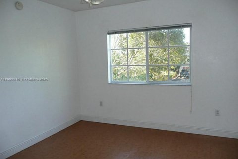 Condominio en alquiler en Miramar, Florida, 1 dormitorio, 75.9 m2 № 2071086 - foto 8