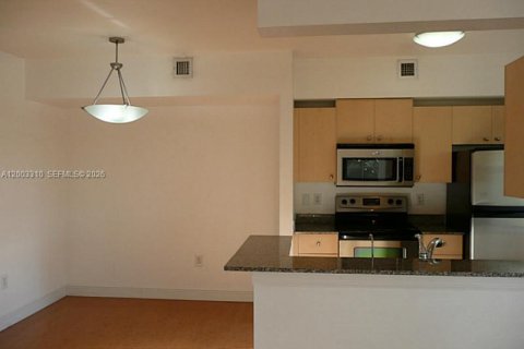 Condominio en alquiler en Miramar, Florida, 1 dormitorio, 75.9 m2 № 2071086 - foto 2