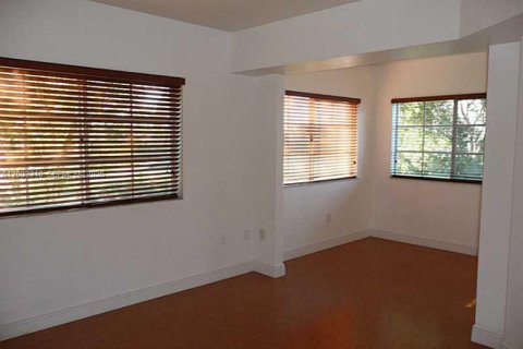 Condominio en alquiler en Miramar, Florida, 1 dormitorio, 75.9 m2 № 2071086 - foto 3