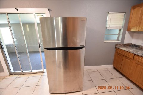 House in Tampa, Florida 4 bedrooms, 140.38 sq.m. № 2109649 - photo 18