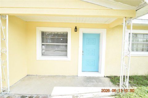 House in Tampa, Florida 4 bedrooms, 140.38 sq.m. № 2109649 - photo 4