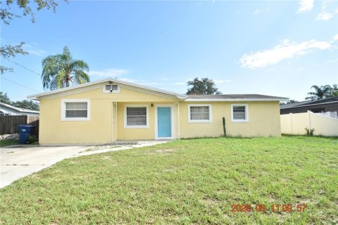 House in Tampa, Florida 4 bedrooms, 140.38 sq.m. № 2109649
