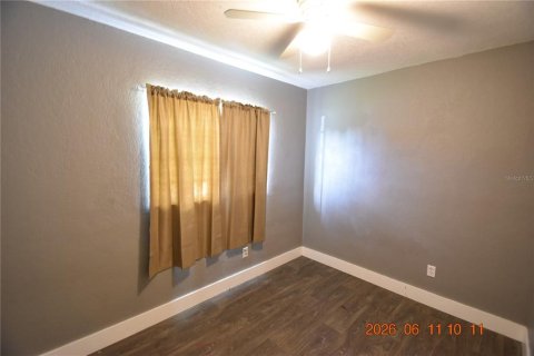 House in Tampa, Florida 4 bedrooms, 140.38 sq.m. № 2109649 - photo 28
