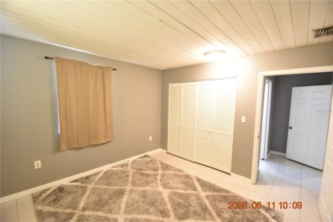 House in Tampa, Florida 4 bedrooms, 140.38 sq.m. № 2109649 - photo 26