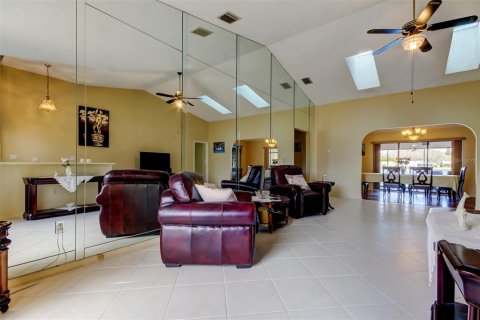 Villa ou maison à vendre à New Port Richey, Floride: 3 chambres, 191.38 m2 № 1542474 - photo 7