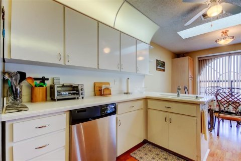 Villa ou maison à vendre à New Port Richey, Floride: 3 chambres, 191.38 m2 № 1542474 - photo 13