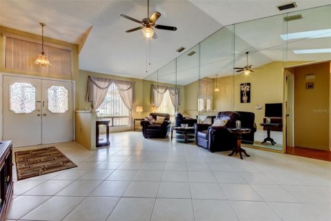 Villa ou maison à vendre à New Port Richey, Floride: 3 chambres, 191.38 m2 № 1542474 - photo 4