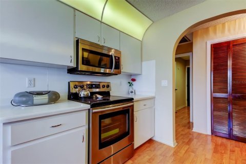 Villa ou maison à vendre à New Port Richey, Floride: 3 chambres, 191.38 m2 № 1542474 - photo 15