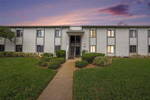 Condo in Oldsmar, Florida, 2 bedrooms  № 1555107 - photo 1