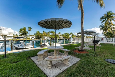 Condo in Fort Lauderdale, Florida, 1 bedroom  № 2044789 - photo 12