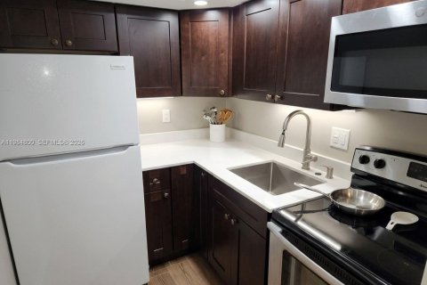 Condo in Fort Lauderdale, Florida, 1 bedroom  № 2044789 - photo 7