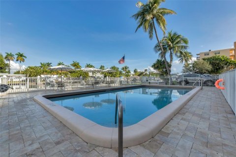 Condo in Fort Lauderdale, Florida, 1 bedroom  № 2044789 - photo 10