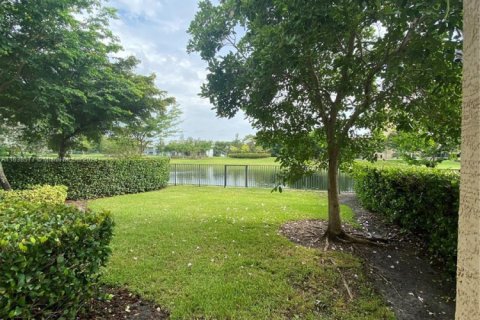 Villa ou maison à vendre à Miami, Floride: 4 chambres № 1880191 - photo 6