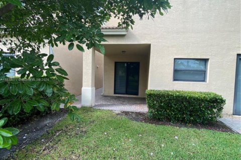Villa ou maison à vendre à Miami, Floride: 4 chambres № 1880191 - photo 17