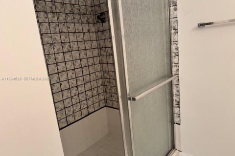 Touwnhouse à louer à Pembroke Pines, Floride: 3 chambres, 158.31 m2 № 1993072 - photo 11