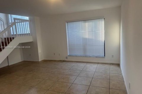 Touwnhouse à louer à Pembroke Pines, Floride: 3 chambres, 158.31 m2 № 1993072 - photo 16