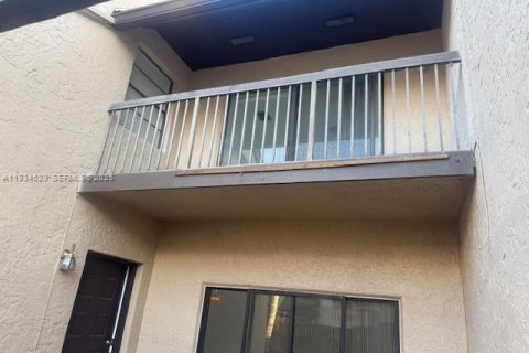 Touwnhouse à louer à Pembroke Pines, Floride: 3 chambres, 158.31 m2 № 1993072 - photo 26