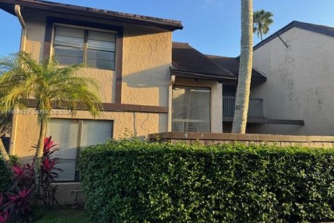 Touwnhouse à louer à Pembroke Pines, Floride: 3 chambres, 158.31 m2 № 1993072 - photo 3