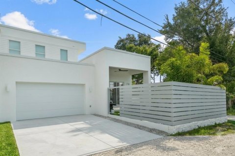 Casa en venta en Saint Petersburg, Florida, 3 dormitorios, 185.8 m2 № 2199380 - foto 27