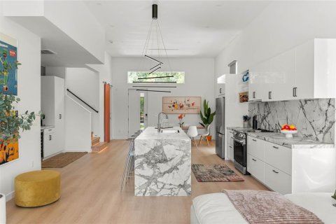 Casa en venta en Saint Petersburg, Florida, 3 dormitorios, 185.8 m2 № 2199380 - foto 9