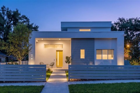 Casa en Saint Petersburg, Florida 3 dormitorios, 185.8 m2 № 2199380