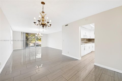 Condo à North Miami Beach, Floride, 2 chambres  № 2024213
