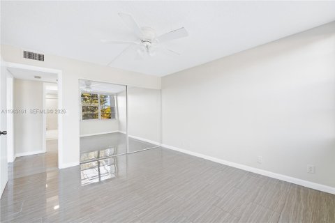 Copropriété à louer à North Miami Beach, Floride: 2 chambres, 109.16 m2 № 2024213 - photo 7