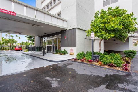 Copropriété à louer à North Miami Beach, Floride: 2 chambres, 109.16 m2 № 2024213 - photo 27