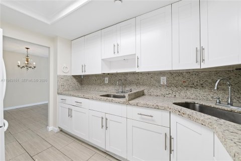 Copropriété à louer à North Miami Beach, Floride: 2 chambres, 109.16 m2 № 2024213 - photo 3