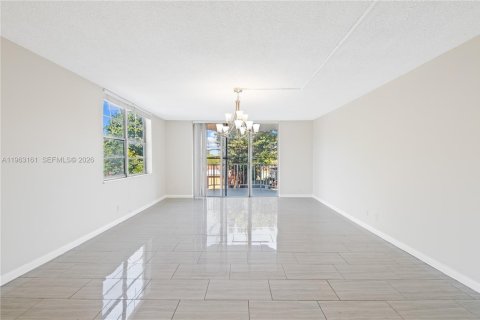 Copropriété à louer à North Miami Beach, Floride: 2 chambres, 109.16 m2 № 2024213 - photo 12