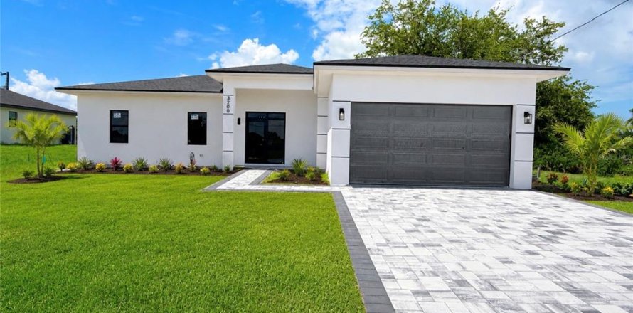 House in Lehigh Acres, Florida 4 bedrooms, 145.86 sq.m. № 2207209