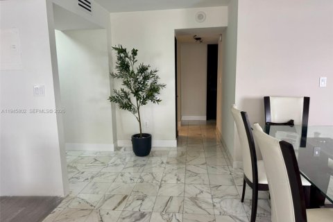 Copropriété à vendre à Aventura, Floride: 2 chambres, 121.05 m2 № 2002531 - photo 4