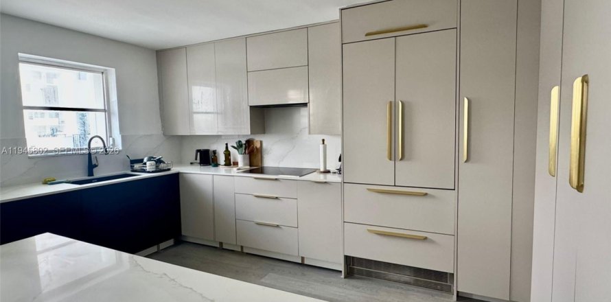 Condo à Aventura, Floride, 2 chambres  № 2002531