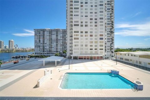 Copropriété à vendre à Aventura, Floride: 2 chambres, 121.05 m2 № 2002531 - photo 20