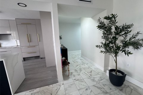 Copropriété à vendre à Aventura, Floride: 2 chambres, 121.05 m2 № 2002531 - photo 3