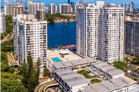 Copropriété à vendre à Aventura, Floride: 2 chambres, 121.05 m2 № 2002531 - photo 21