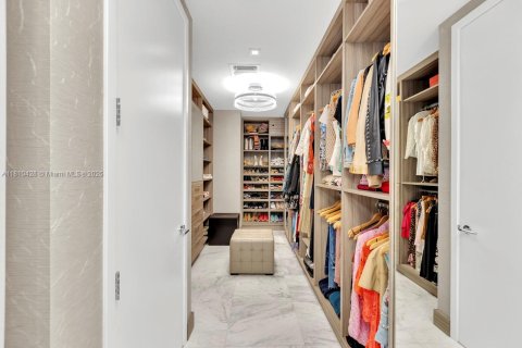 Condominio en venta en Bal Harbour, Florida, 4 dormitorios, 330.36 m2 № 1981729 - foto 30