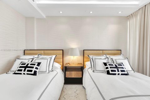 Condominio en venta en Bal Harbour, Florida, 4 dormitorios, 330.36 m2 № 1981729 - foto 16