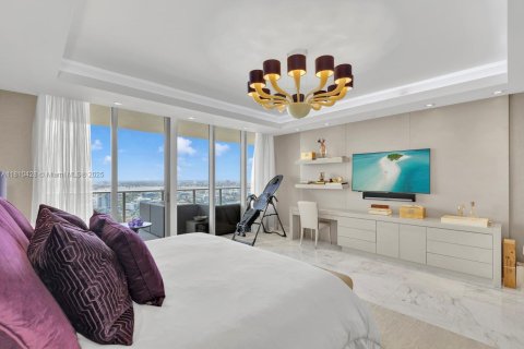 Condominio en venta en Bal Harbour, Florida, 4 dormitorios, 330.36 m2 № 1981729 - foto 28