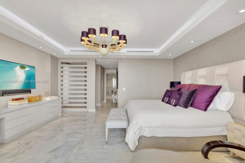 Condominio en venta en Bal Harbour, Florida, 4 dormitorios, 330.36 m2 № 1981729 - foto 27
