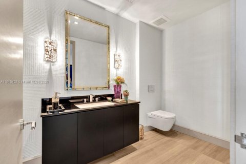 Condominio en venta en Bal Harbour, Florida, 4 dormitorios, 330.36 m2 № 1981729 - foto 12