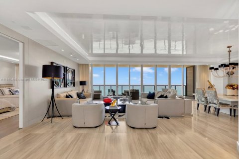 Condominio en venta en Bal Harbour, Florida, 4 dormitorios, 330.36 m2 № 1981729 - foto 3