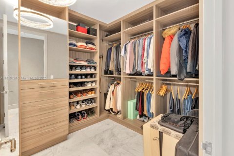 Condominio en venta en Bal Harbour, Florida, 4 dormitorios, 330.36 m2 № 1981729 - foto 29