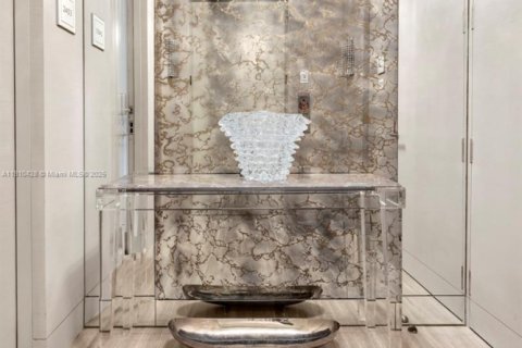 Condominio en venta en Bal Harbour, Florida, 4 dormitorios, 330.36 m2 № 1981729 - foto 13