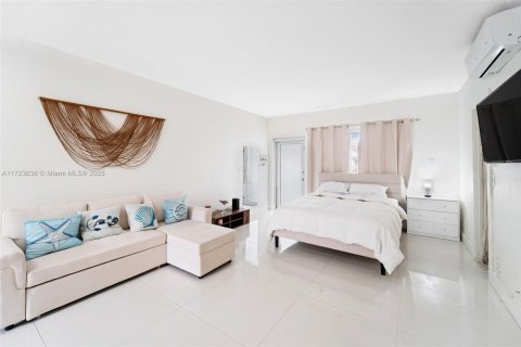 Copropriété à louer à Miami Beach, Floride: 45.62 m2 № 1702557 - photo 4