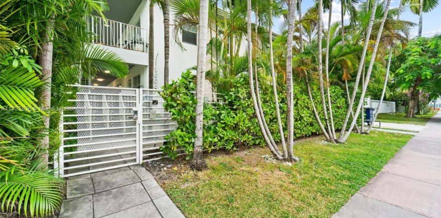Studio à Condo à Miami Beach, Floride  № 1702557